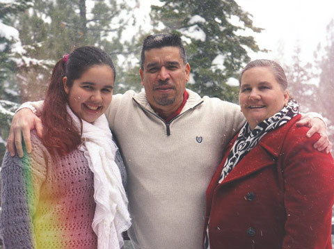 Paulina Olvera '19 with her parents, Eladio and Sarah
Olvera.